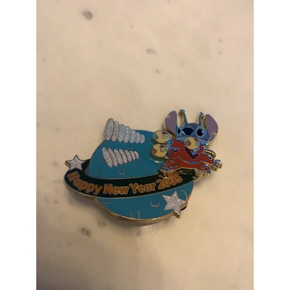 Stitch Happy New Year Japan Disney Trading Pin Limited Edition 900 - Picture 1 of 2